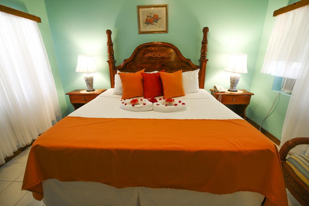 Rayon Hotel Negril Eksteriør bilde